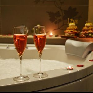 King Room Spa Bath